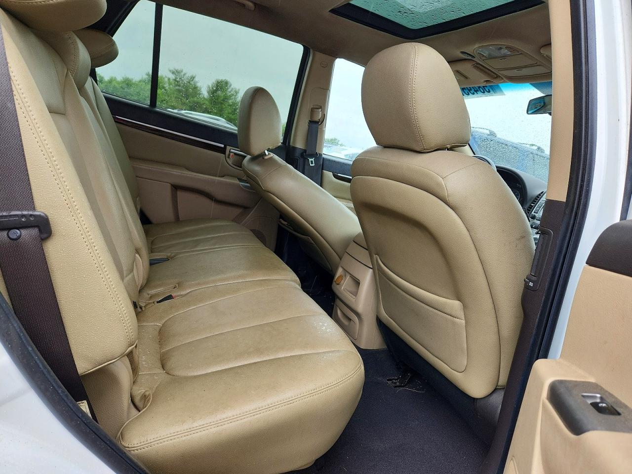 2010 Hyundai Santa Fe Gls White vin: 5NMSG3AB3AH388901