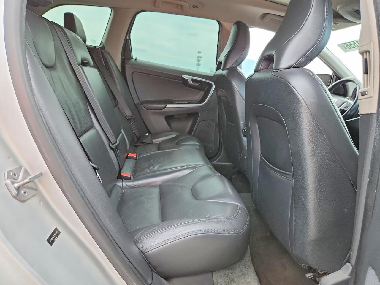 2014 Volvo Xc60 3.2 Silver vin: YV4952DL1E2553466