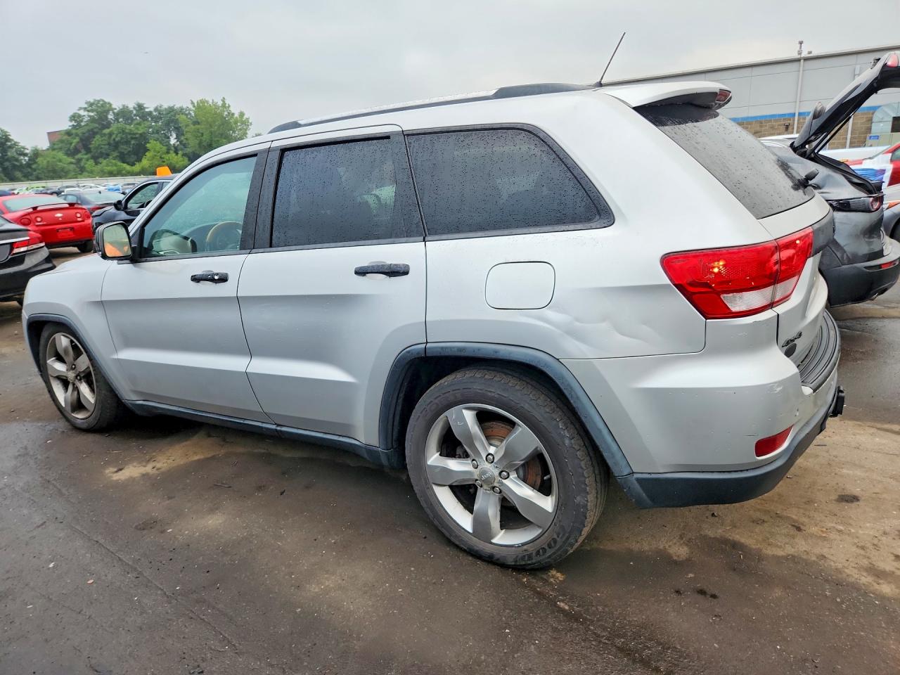 2012 Jeep Grand Cherokee Overland Silver vin: 1C4RJFCGXCC292257