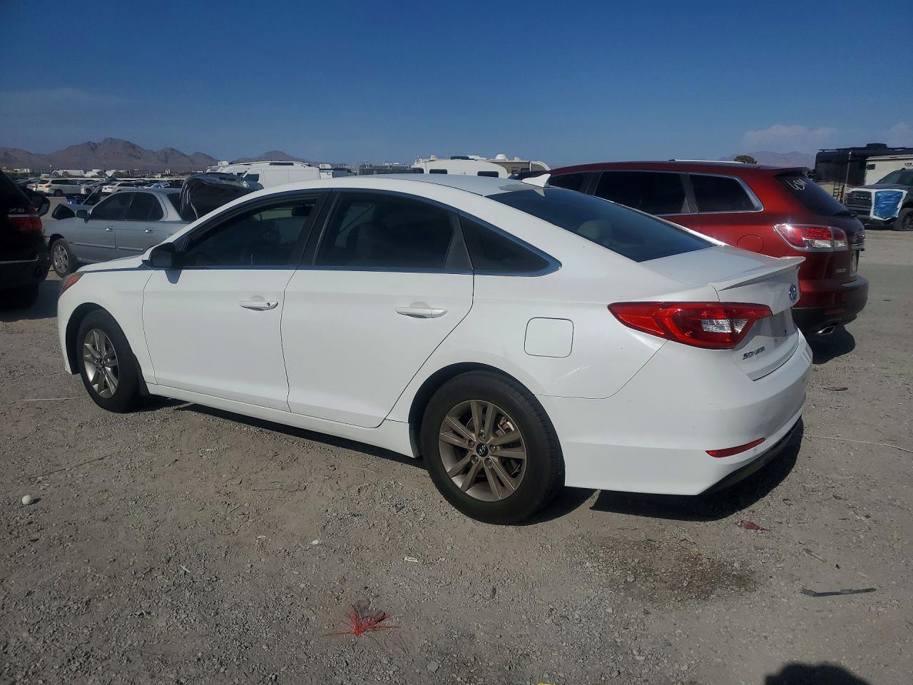 2015 Hyundai Sonata Se Белый vin: 5NPE24AF7FH148135