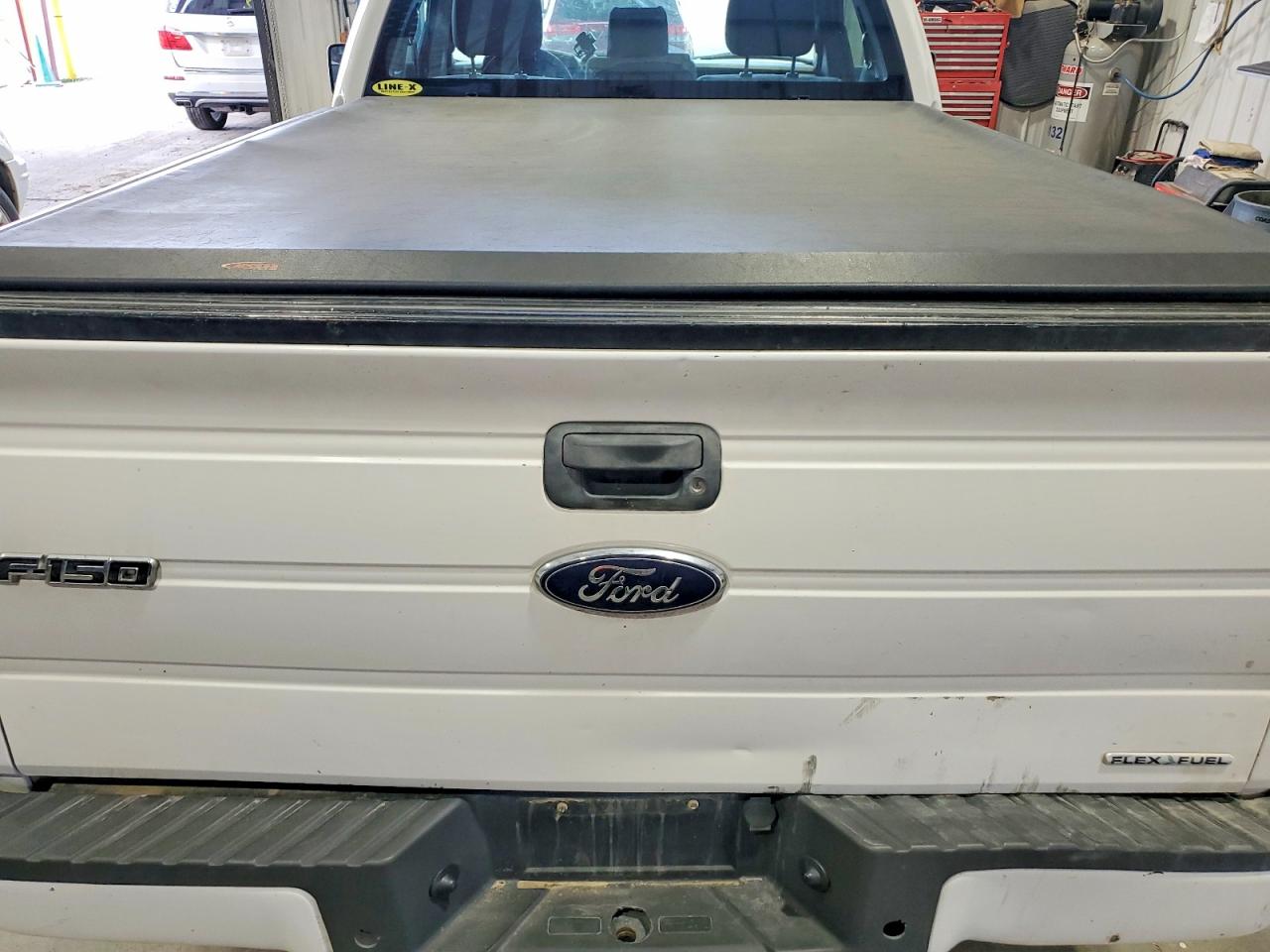 2014 Ford F150 White vin: 1FTMF1EF9EFB12495