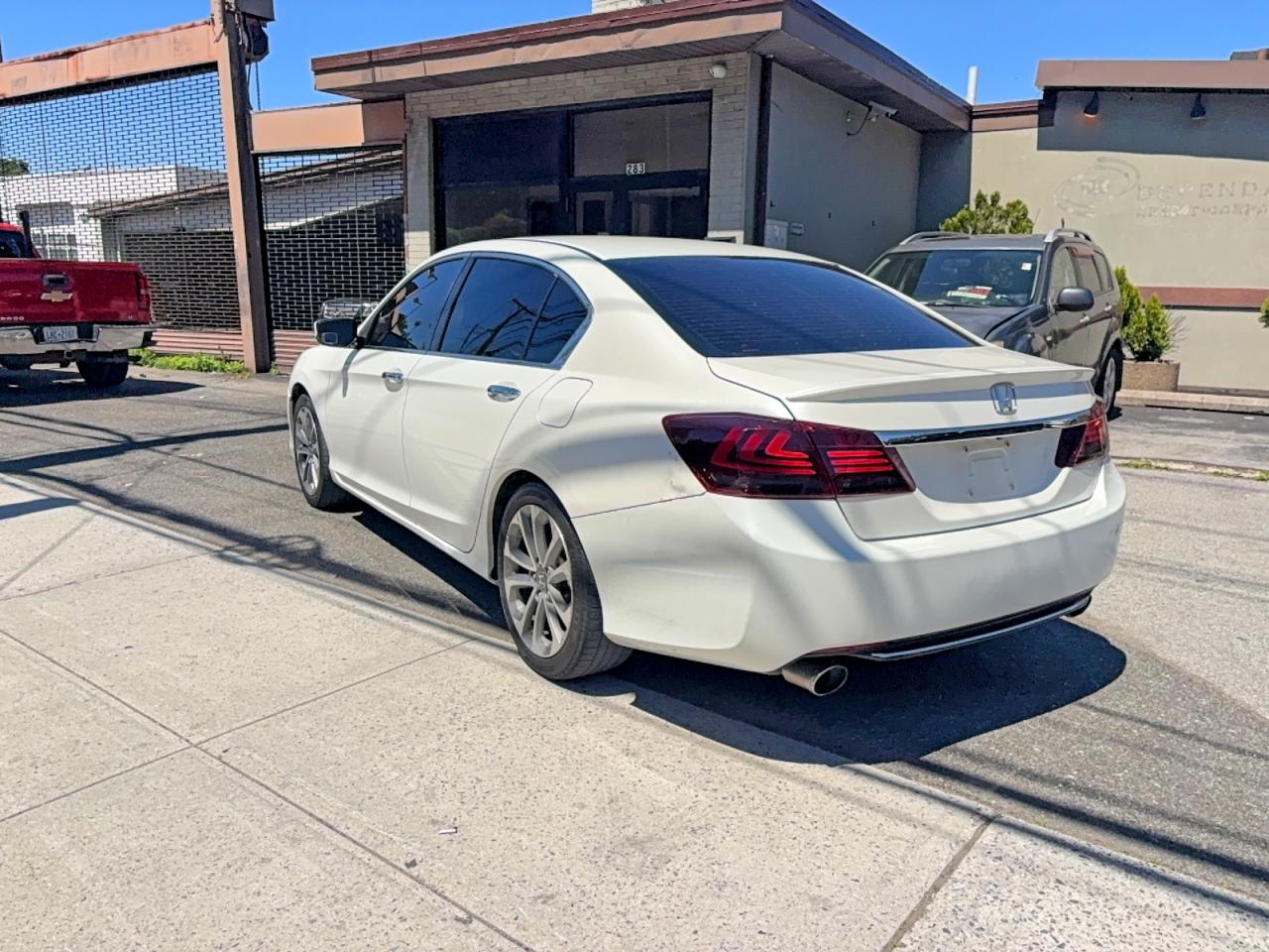 2014 Honda Accord Sport White vin: 1HGCR2F55EA261371