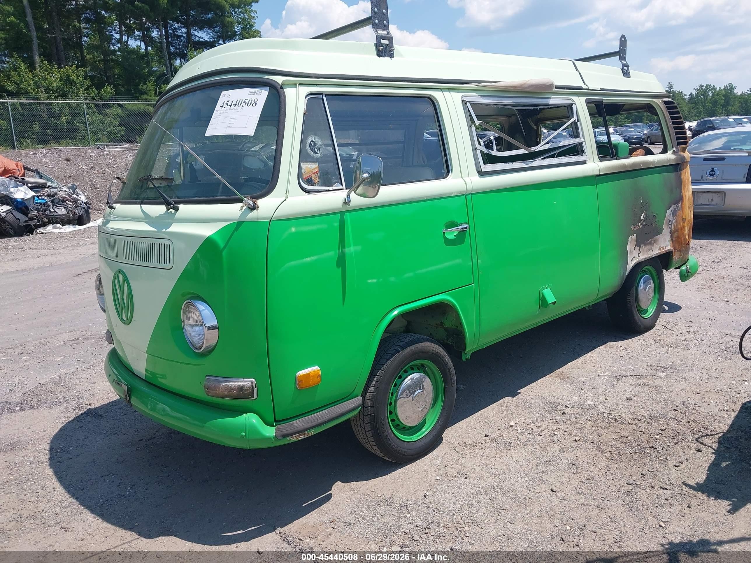 1972 Volkswagen Autobus Green vin: 2322184438