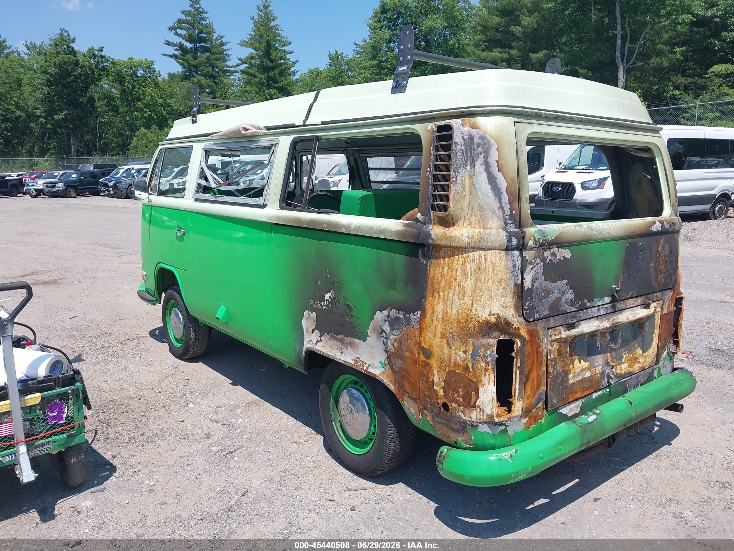 1972 Volkswagen Autobus Green vin: 2322184438