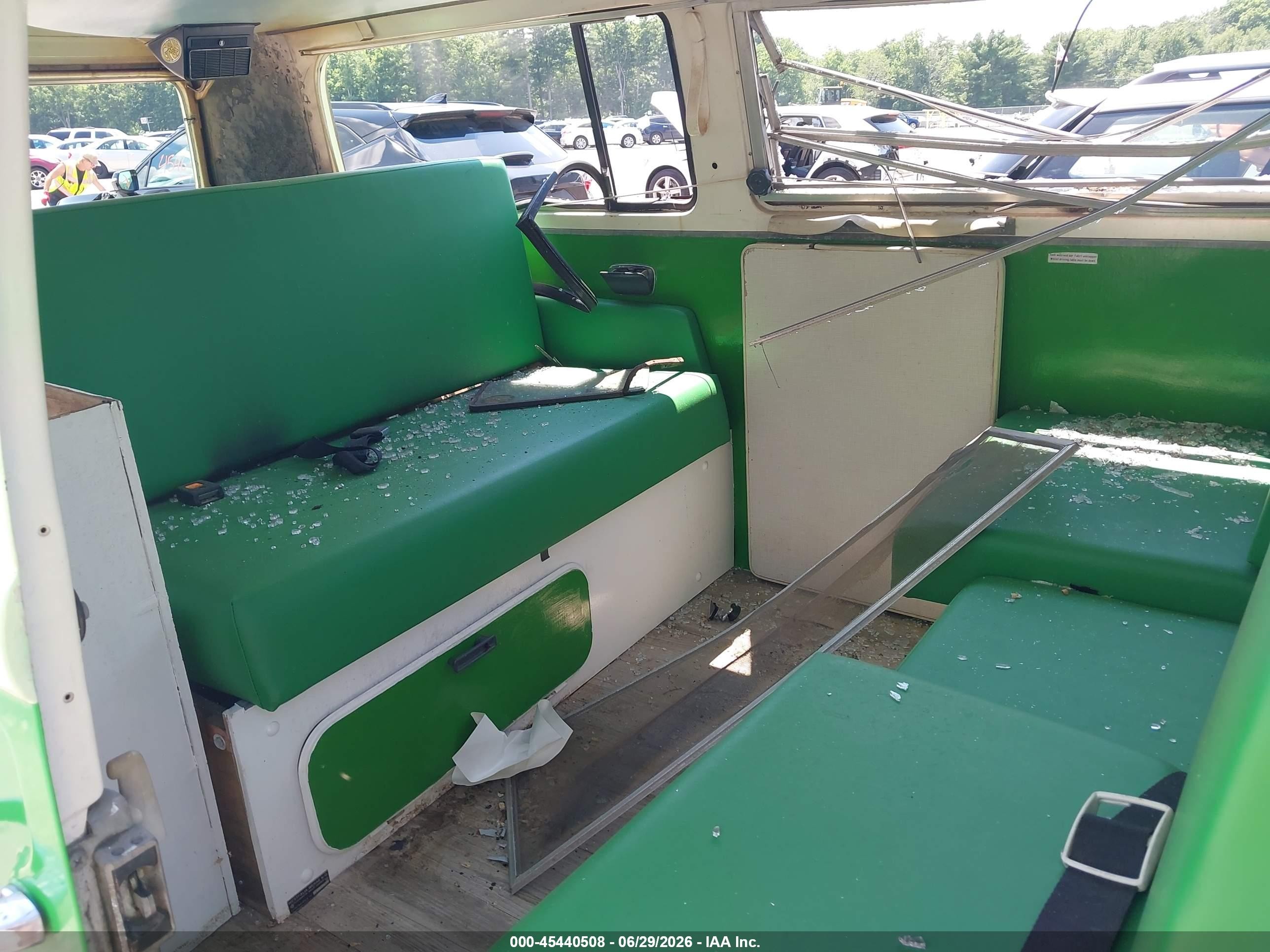 1972 Volkswagen Autobus Green vin: 2322184438