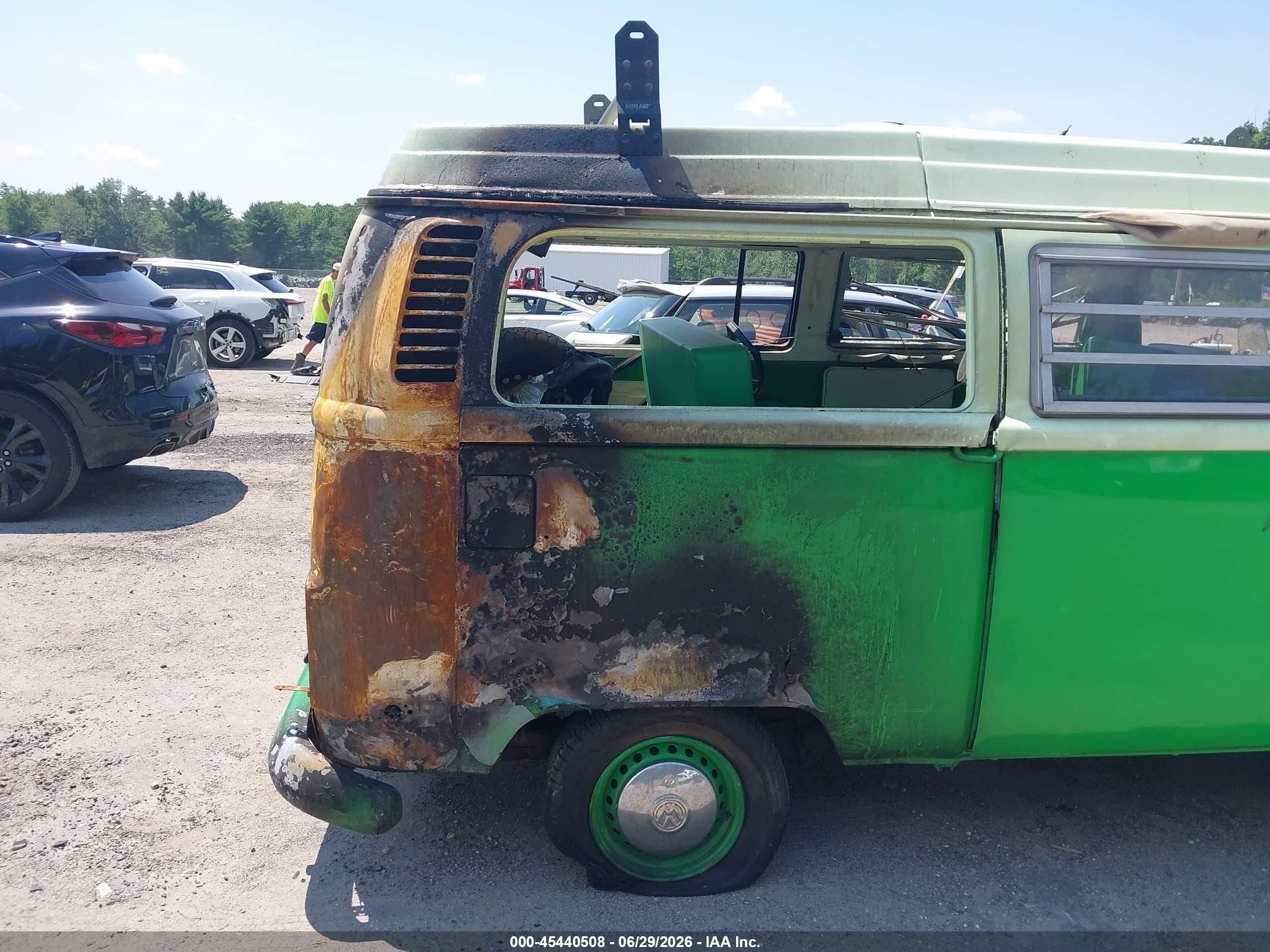 1972 Volkswagen Autobus Green vin: 2322184438
