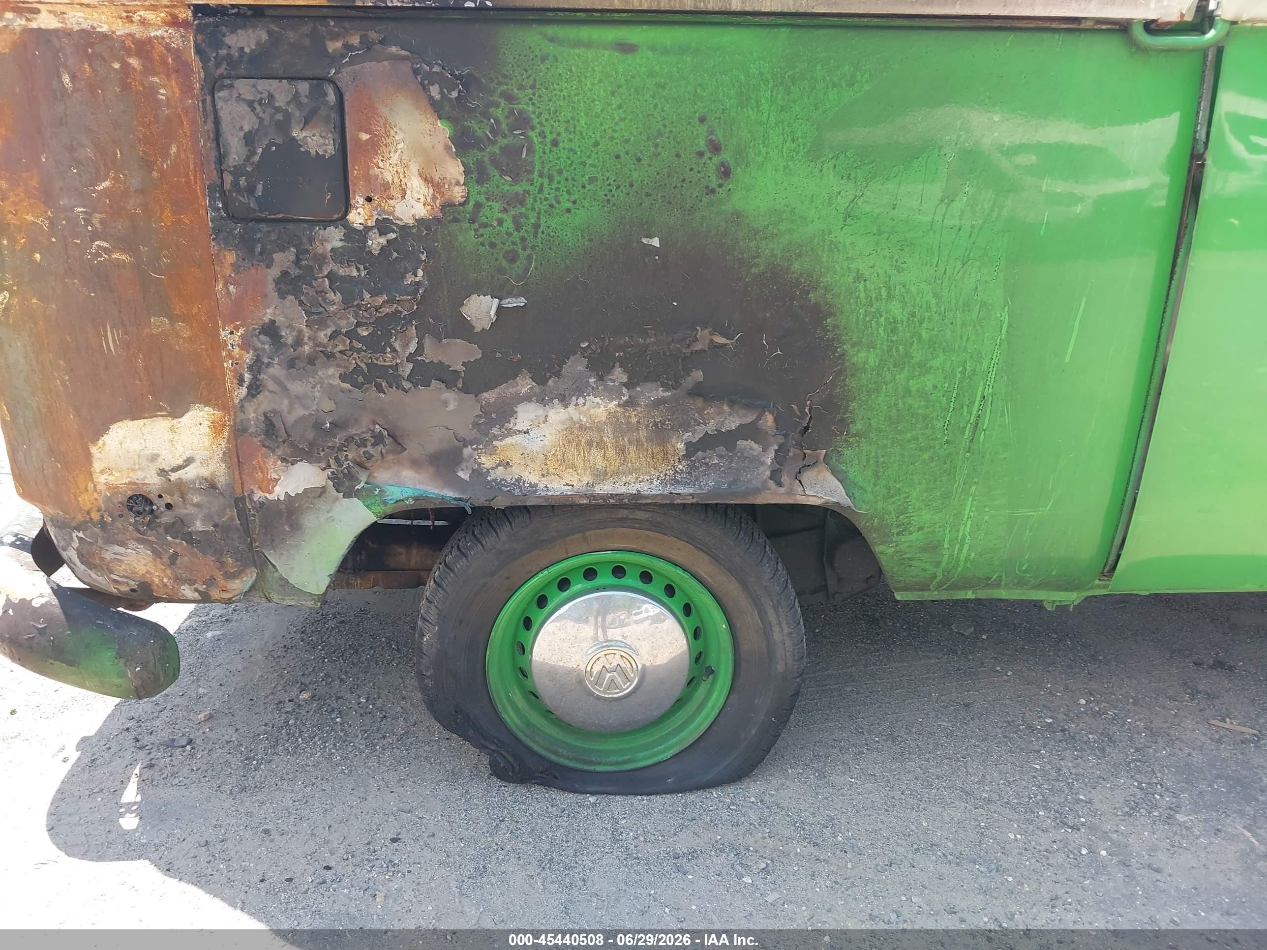 1972 Volkswagen Autobus Green vin: 2322184438
