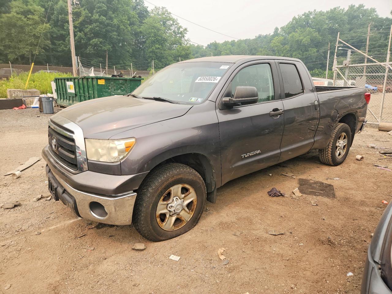 2013 Toyota Tundra Double Cab Sr5 Gray vin: 5TFUM5F1XDX042224