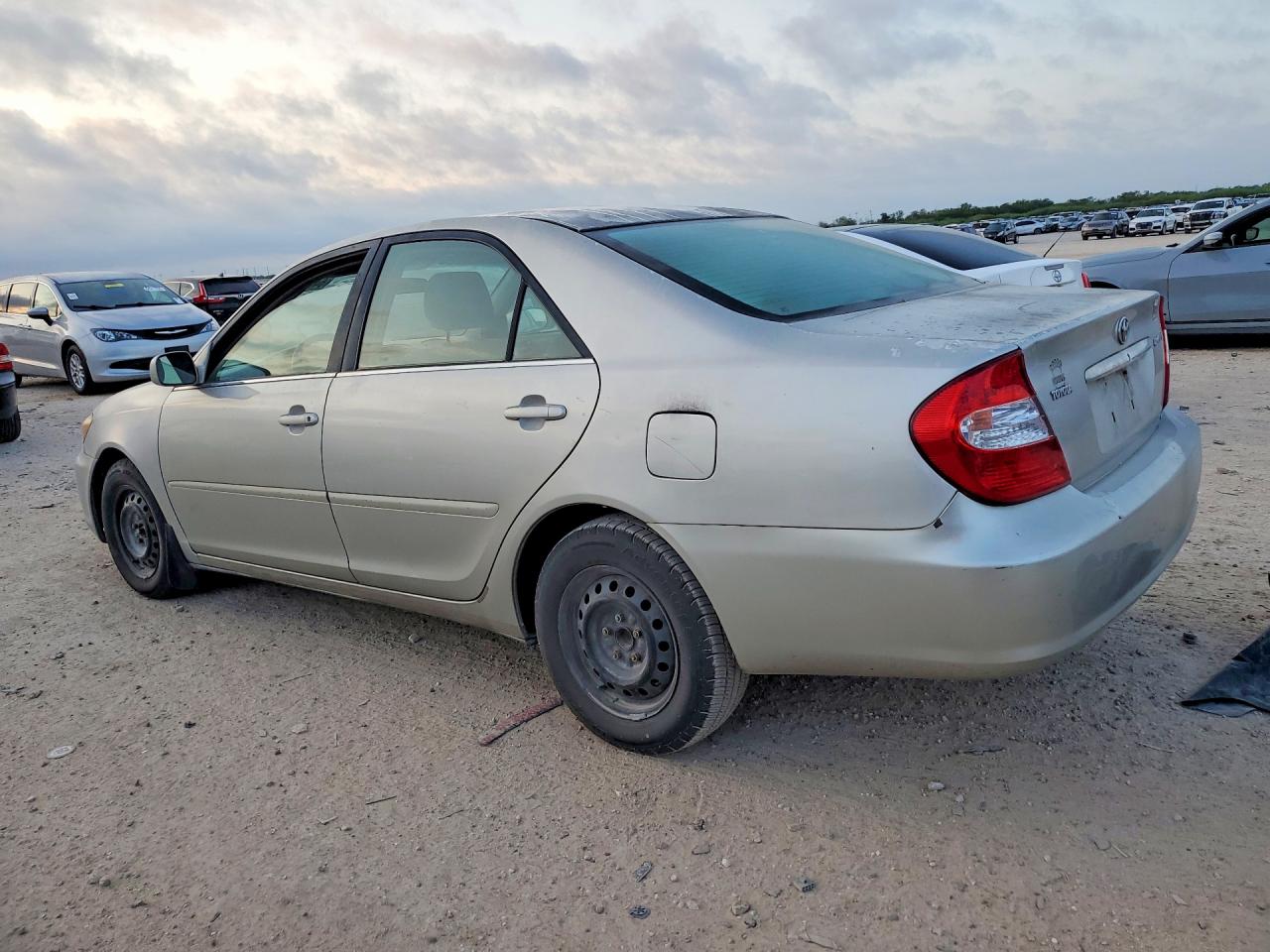 2004 Toyota Camry Le Silver vin: 4T1BE32K54U836715