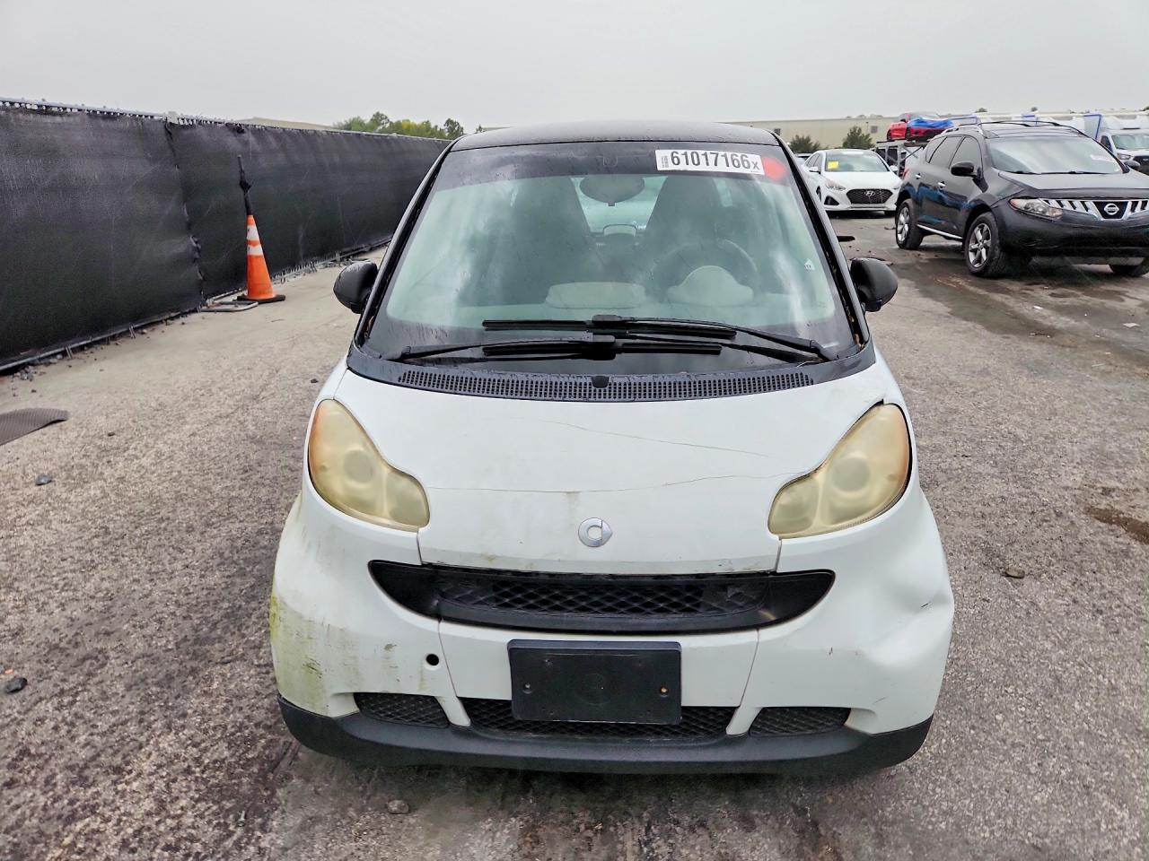 2009 Smart Fortwo Pure White vin: WMEEJ31X39K210210