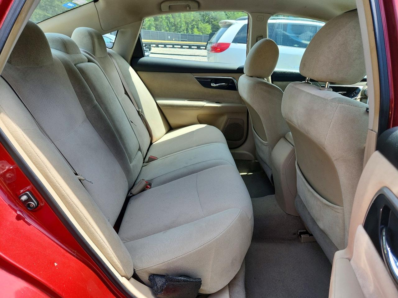 2013 Nissan Altima 2.5 Red vin: 1N4AL3AP5DC920273