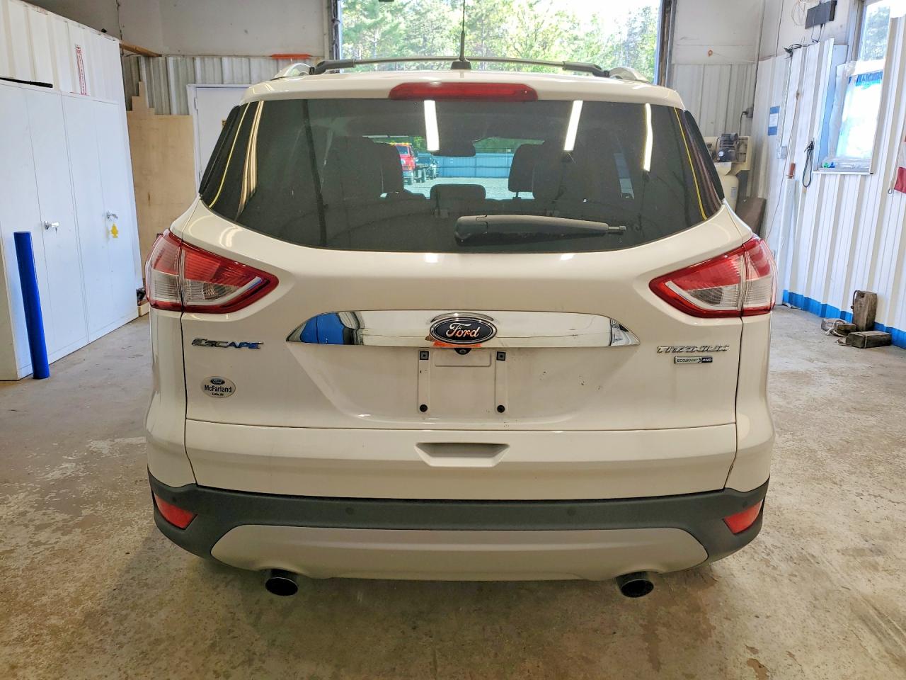 2016 Ford Escape Titanium White vin: 1FMCU9JX0GUB85277