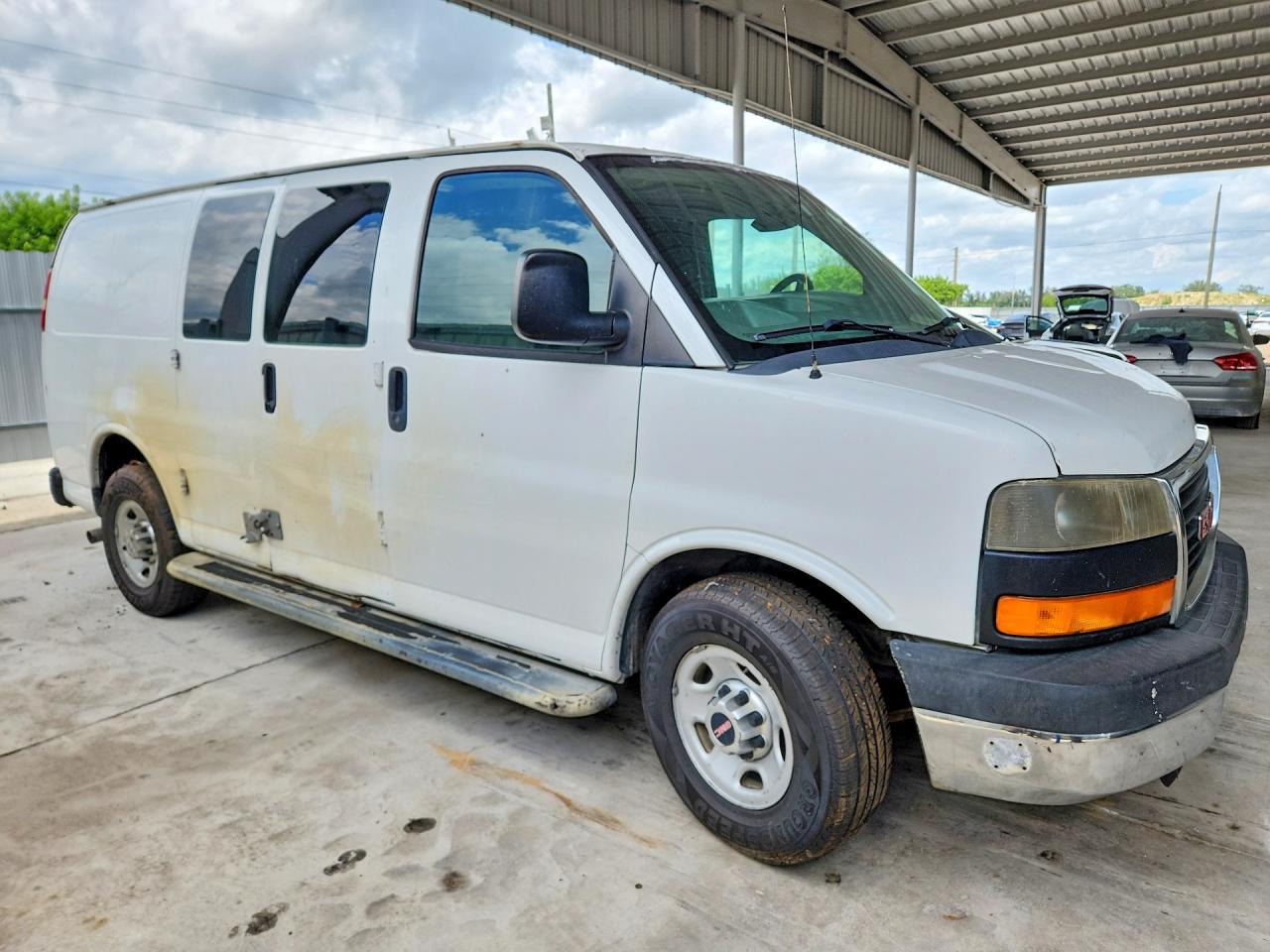 2014 Gmc Savana G2500 White vin: 1GTW7FCA5E1912279