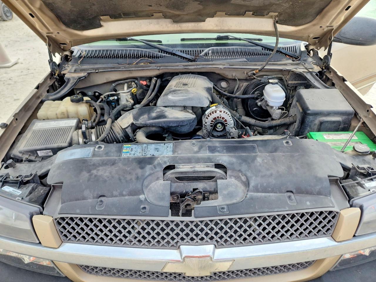 2005 Chevrolet Silverado C1500 Золотой vin: 2GCEC19V951310872