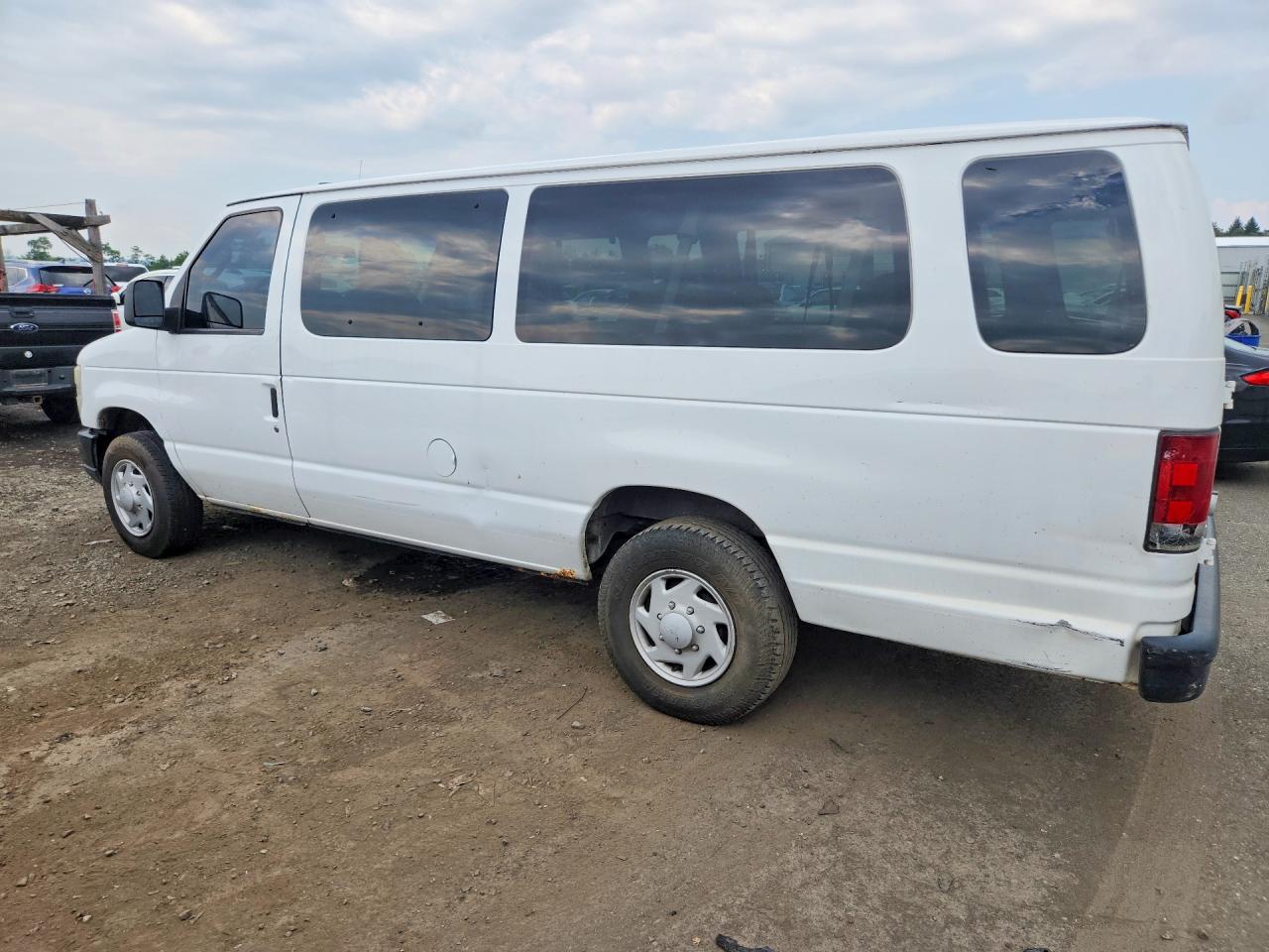 2011 Ford Econoline E350 Super Duty Wagon White vin: 1FBSS3BL4BDB01845