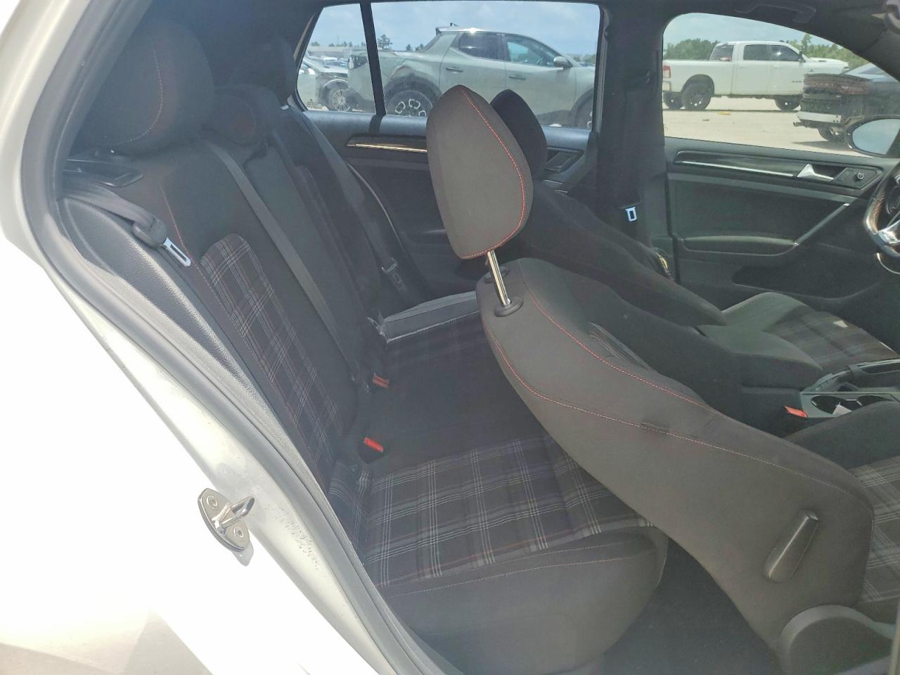 2016 Volkswagen Gti S Белый vin: 3VW4T7AU3GM044100