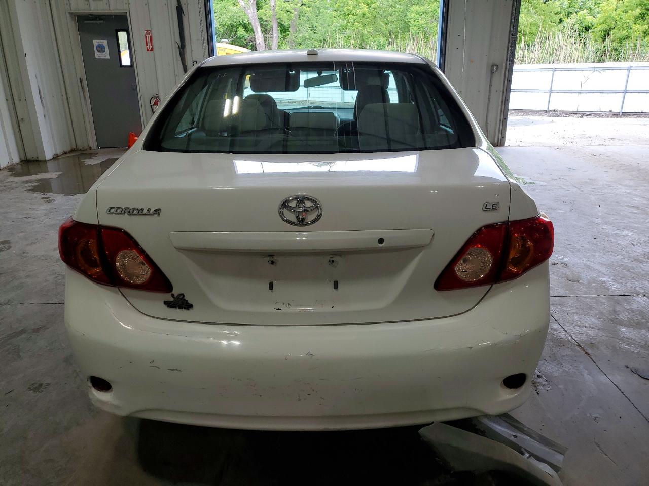 2010 Toyota Corolla Le White vin: 2T1BU4EE0AC460050