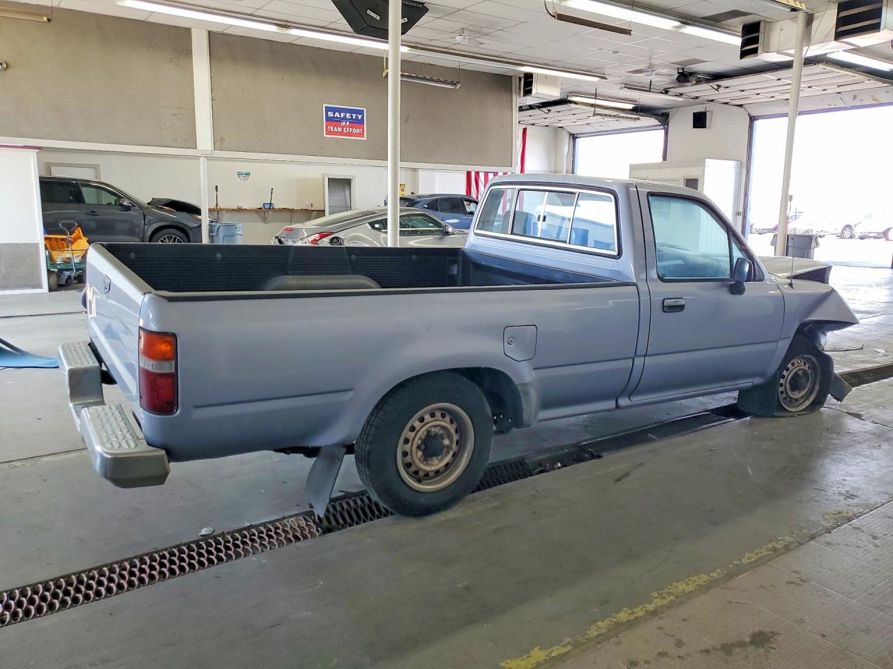 1991 Toyota Pickup Deluxe Blue vin: JT4RN82P9M5035114