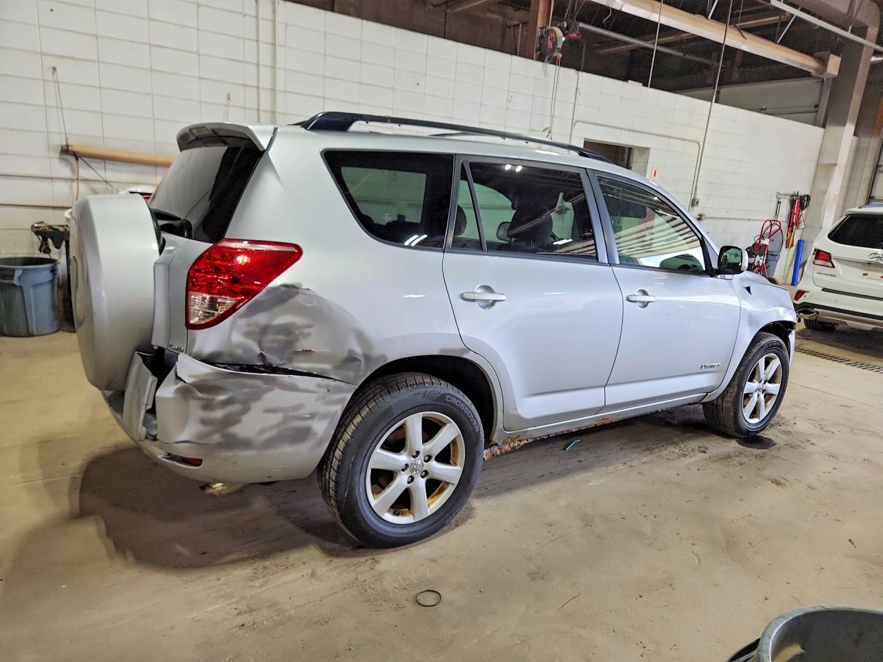 2007 Toyota Rav4 Limited Silver vin: JTMBD31V575114727