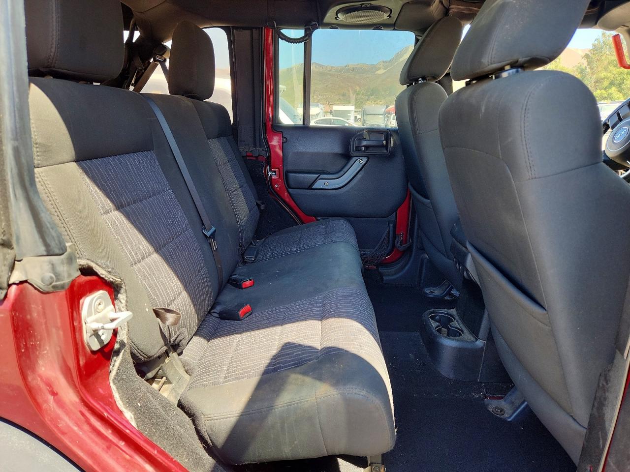 2012 Jeep Wrangler Unlimited Sport Burgundy vin: 1C4BJWDGXCL201195