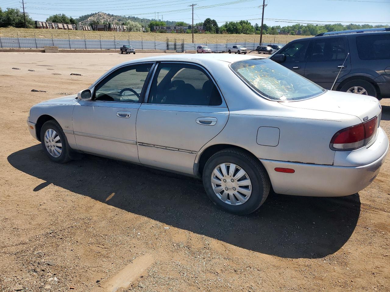 1993 Mazda 626 Dx Silver vin: 1YVGE22A8P5238140
