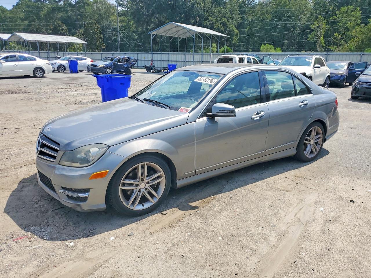 2013 Mercedes-benz C 250 Gray vin: WDDGF4HB0DA779352