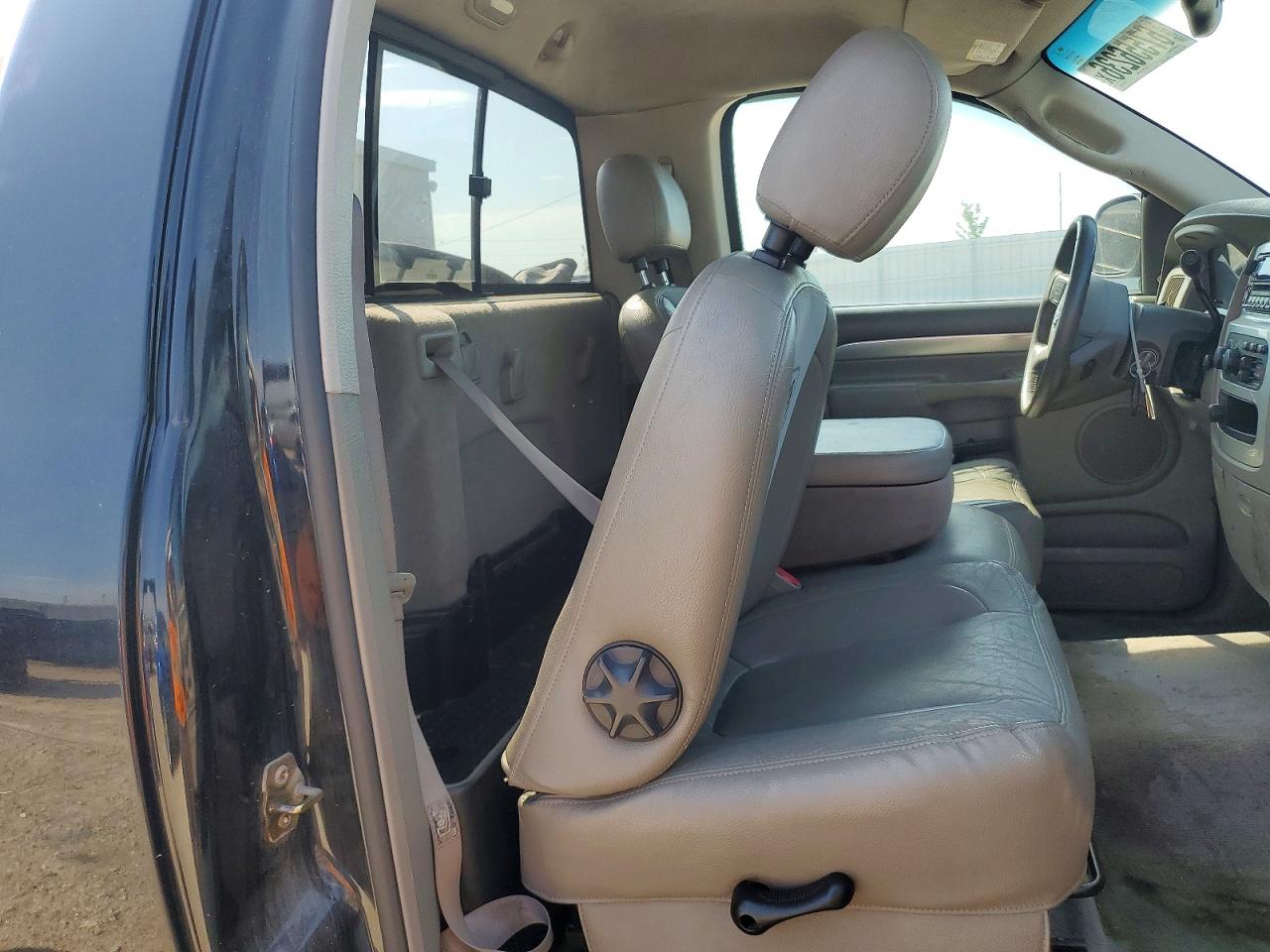 2004 Dodge Ram 1500 St Black vin: 1D7HU16D24J191675