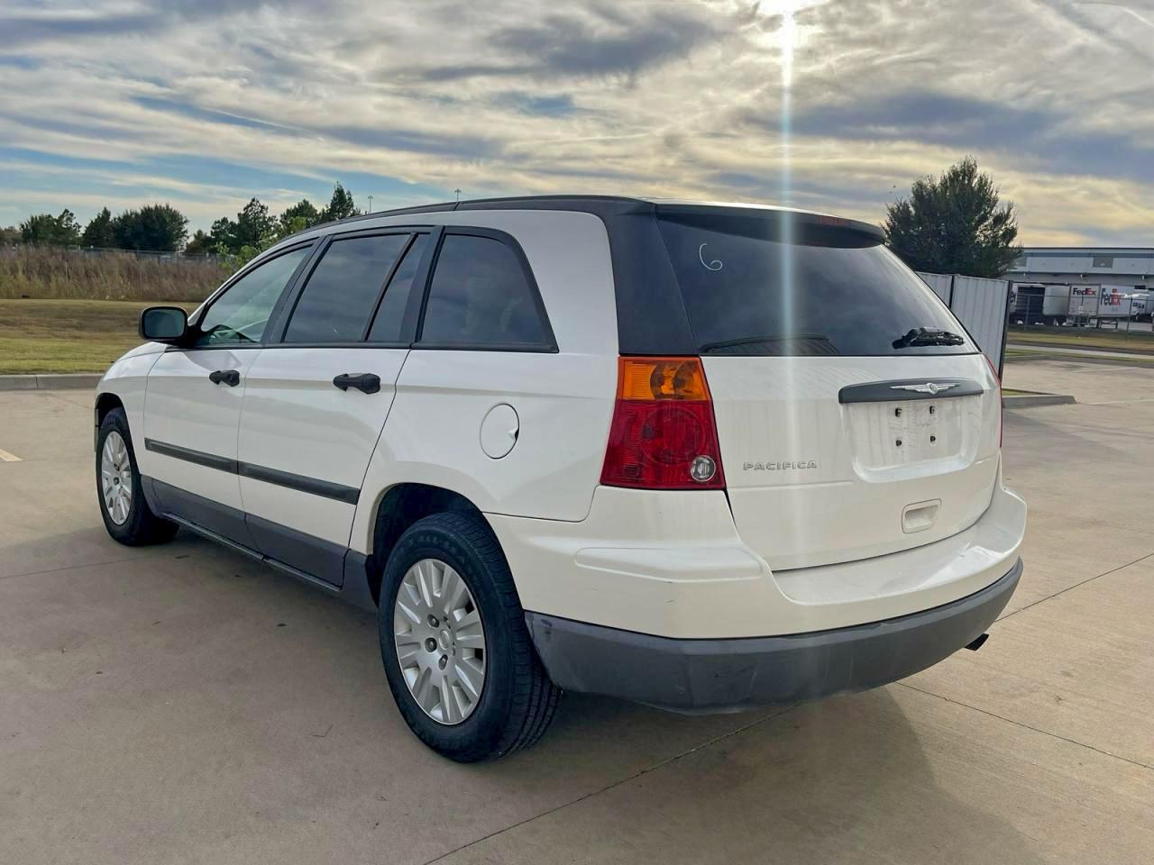 2006 Chrysler Pacifica White vin: 2A4GM48456R709596