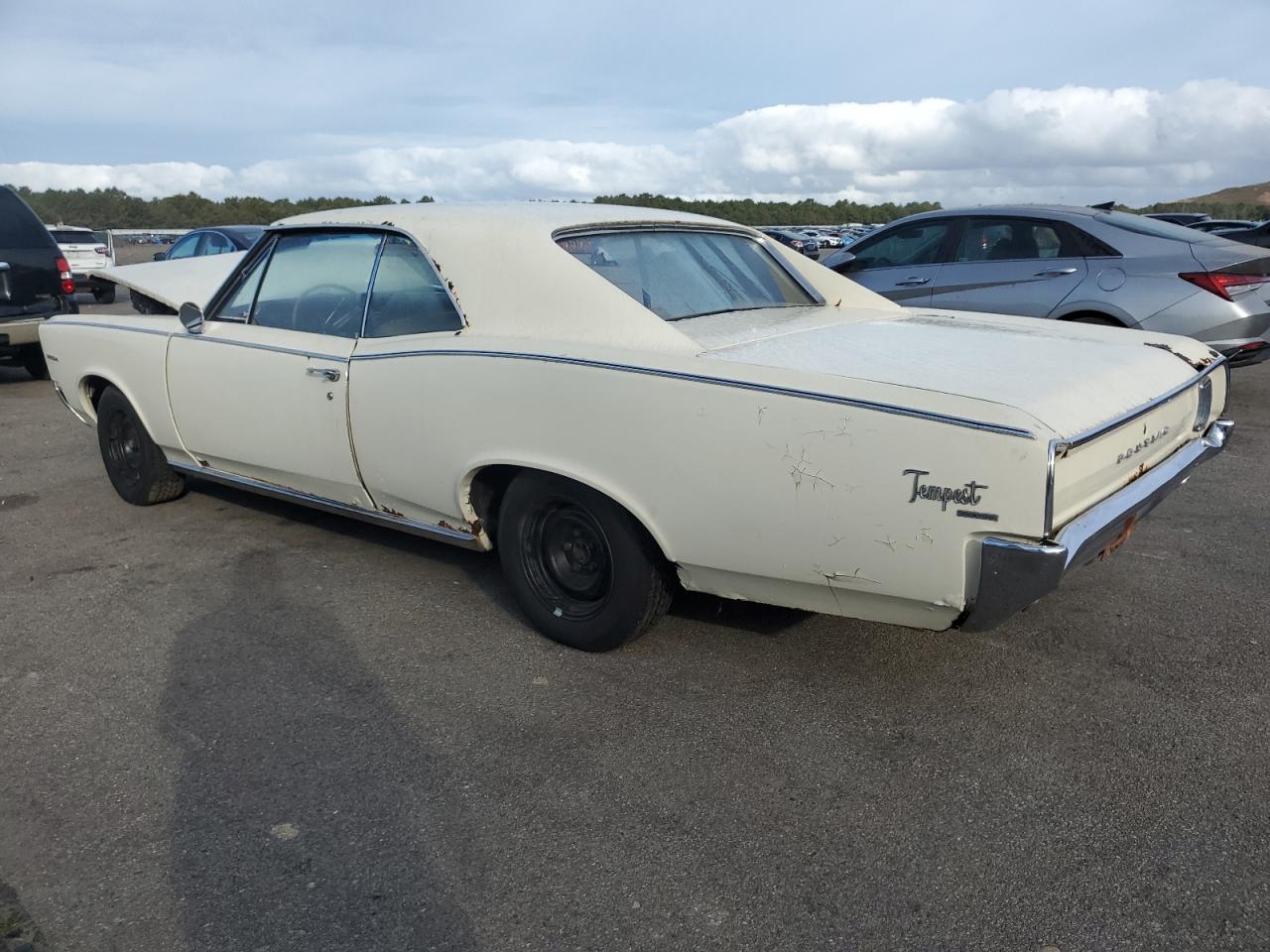 1966 Pontiac Tempest Beige vin: 235176G116816