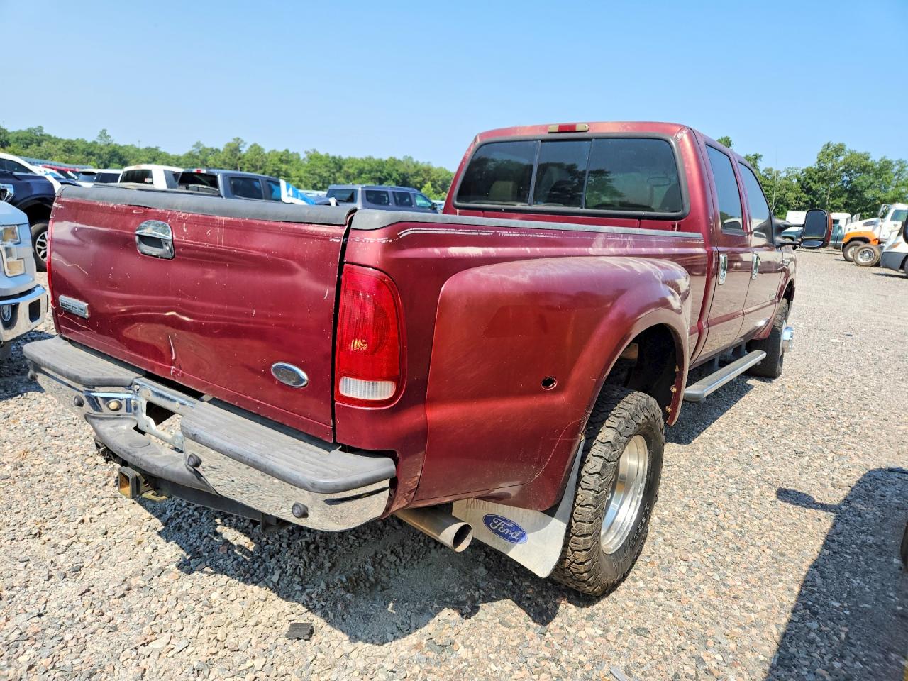 2005 Ford F350 Super Duty Maroon vin: 1FTWW33P45EA64491