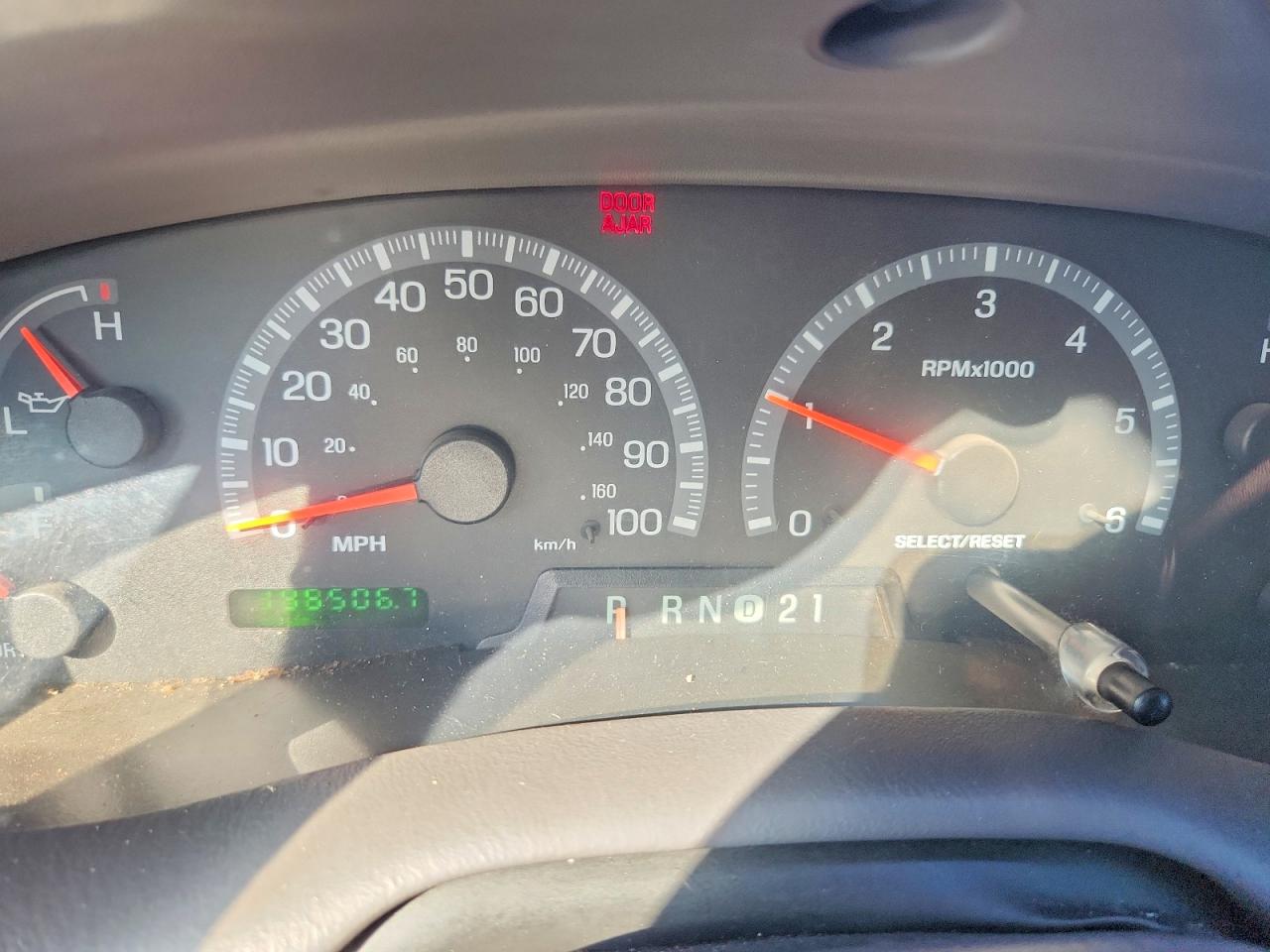 2003 Ford F150 White vin: 1FTRX17W13NB84729