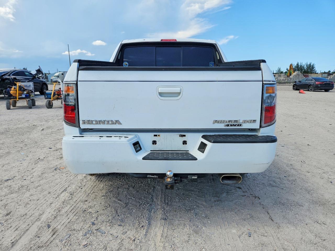2008 Honda Ridgeline Rtl White vin: 2HJYK16518H538991