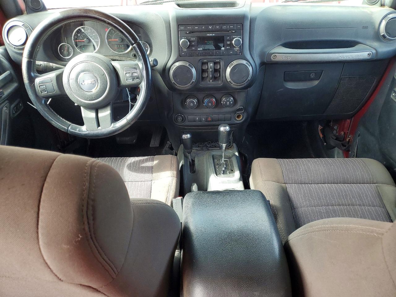 2012 Jeep Wrangler Unlimited Sport Burgundy vin: 1C4BJWDG4CL229137