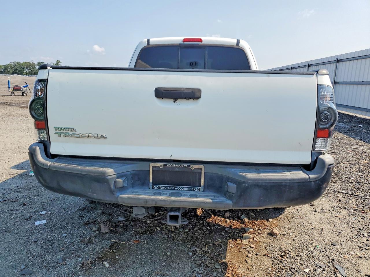 2015 Toyota Tacoma Base Белый vin: 5TFTX4CN0FX052283