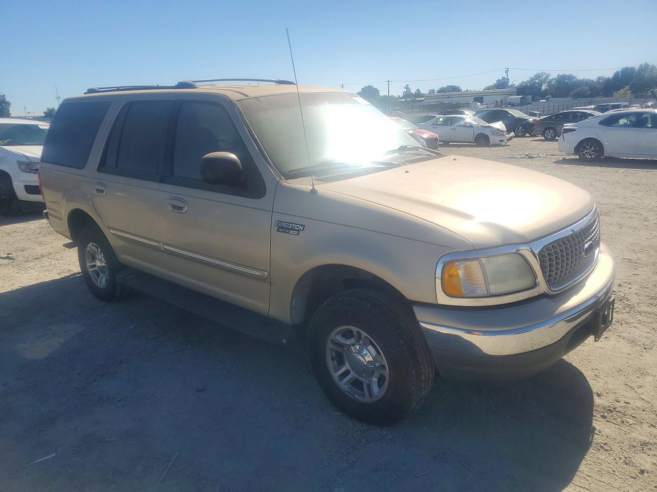 1999 Ford Expedition Tan vin: 1FMPU18L0XLB16813