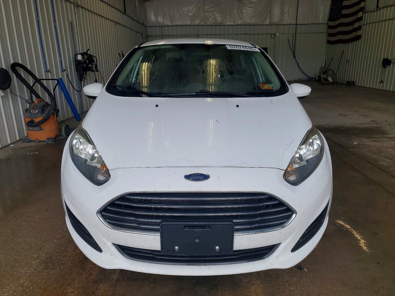 2015 Ford Fiesta S White vin: 3FADP4AJ2FM224037