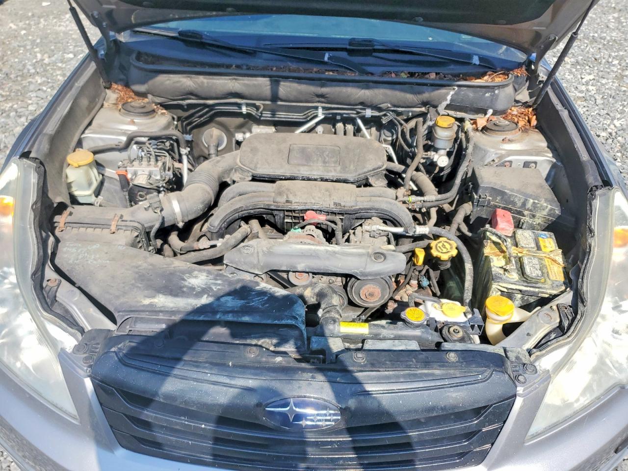 2011 Subaru Outback 2.5i Premium Silver vin: 4S4BRBCCXB3427635