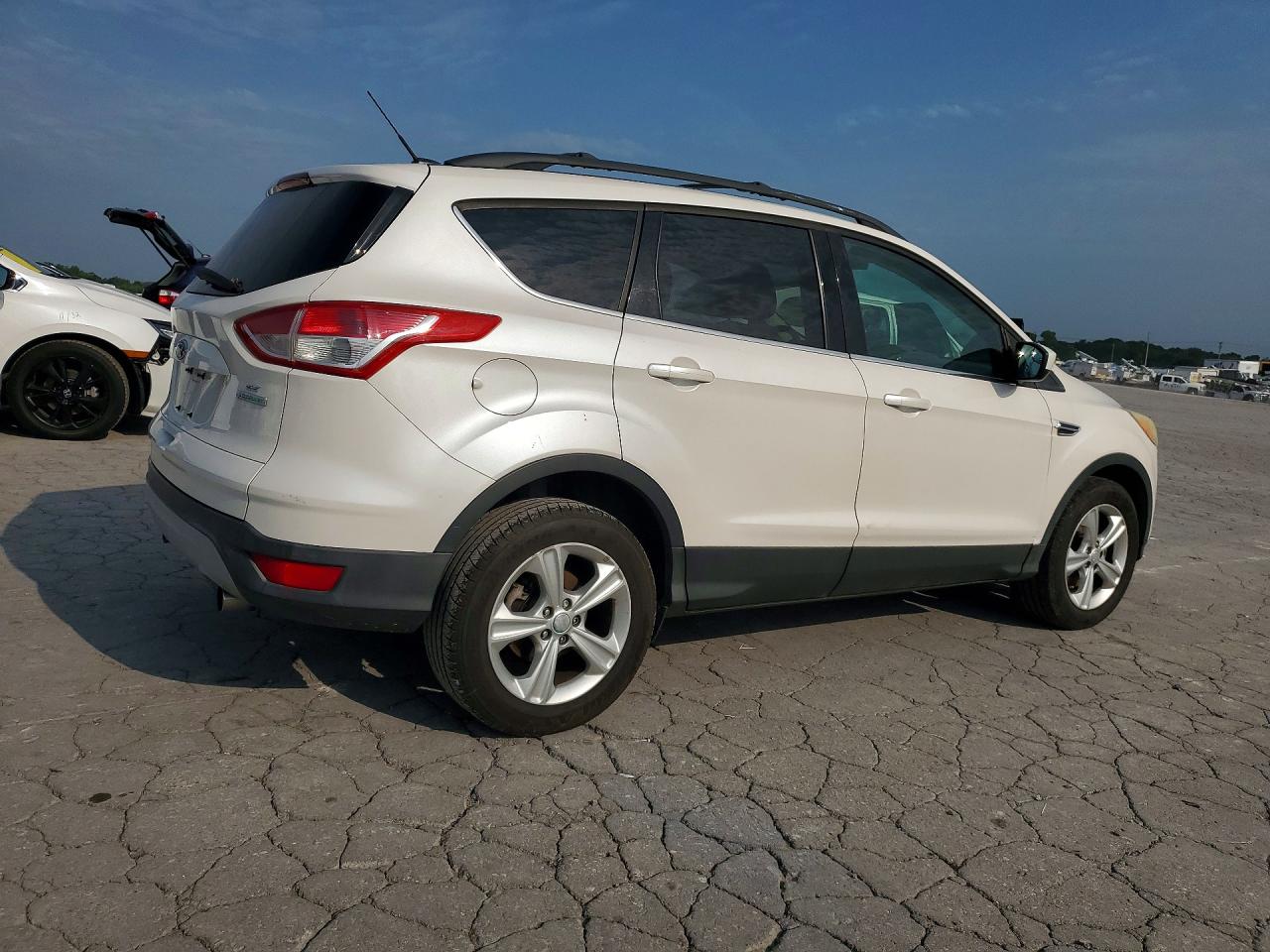 2013 Ford Escape Se White vin: 1FMCU0GX6DUD07588