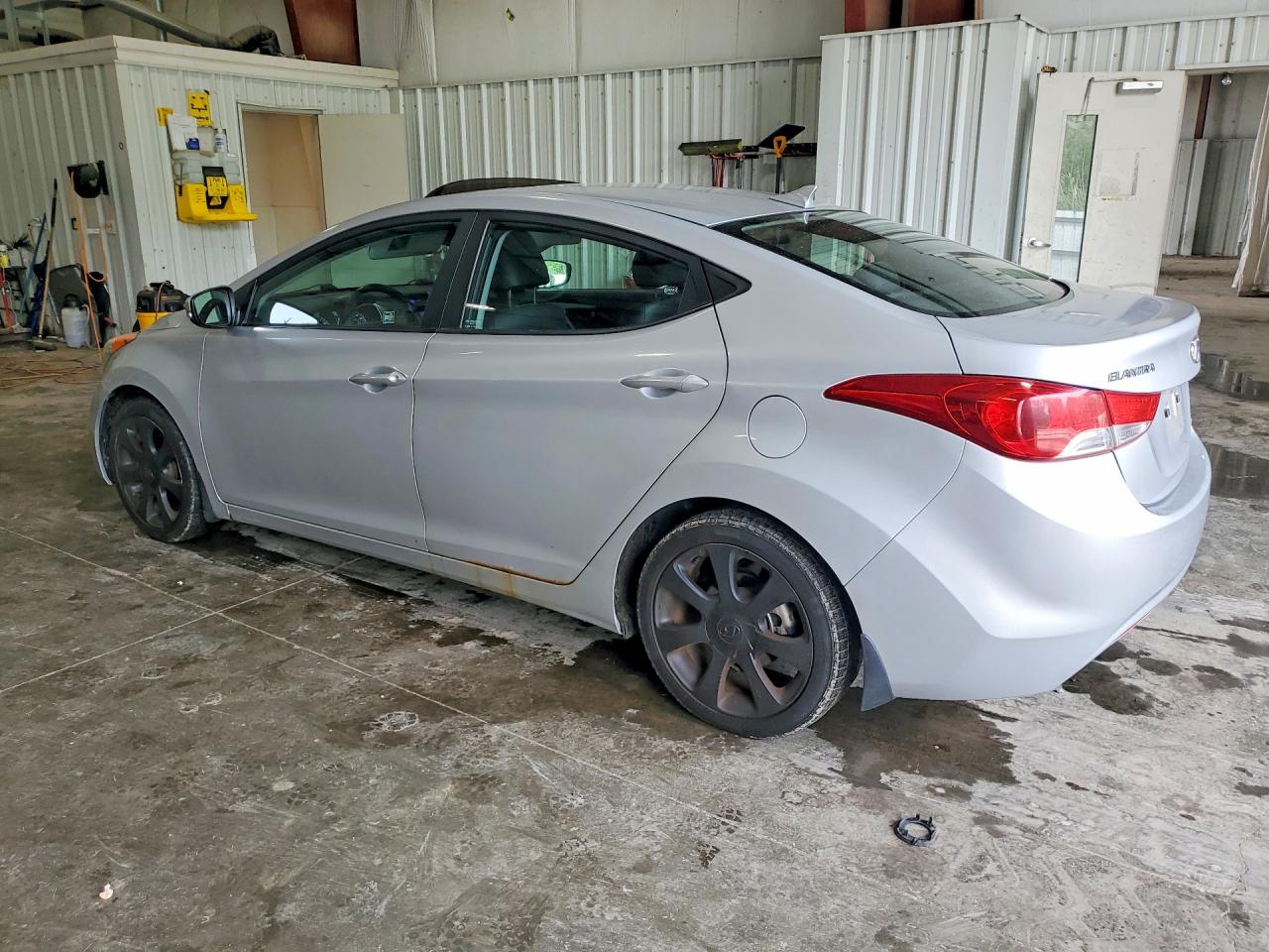 2013 Hyundai Elantra Limited Серебряный vin: KMHDH4AE5DU693847