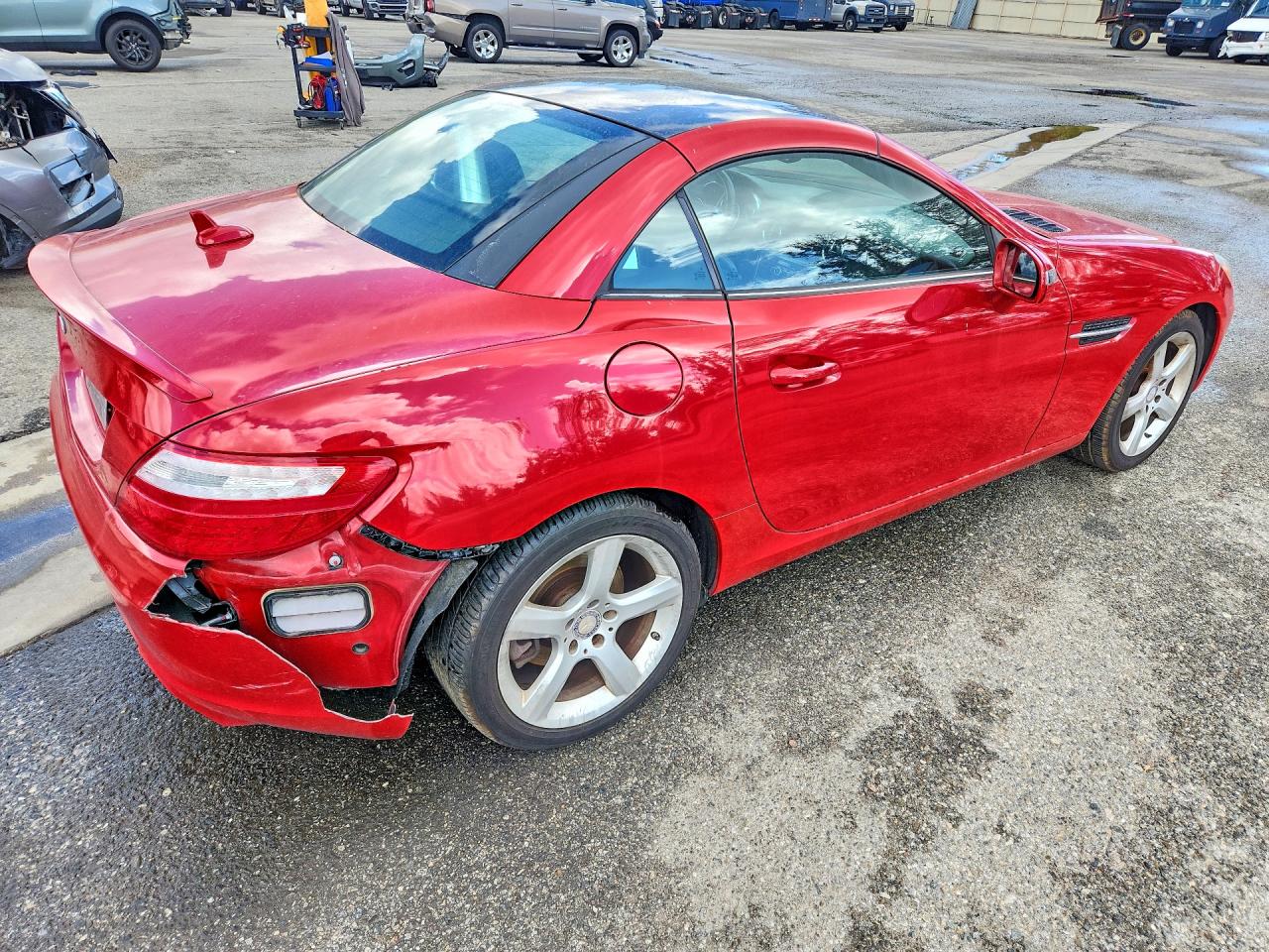 2012 Mercedes-benz Slk 250 Red vin: WDDPK4HA4CF034818