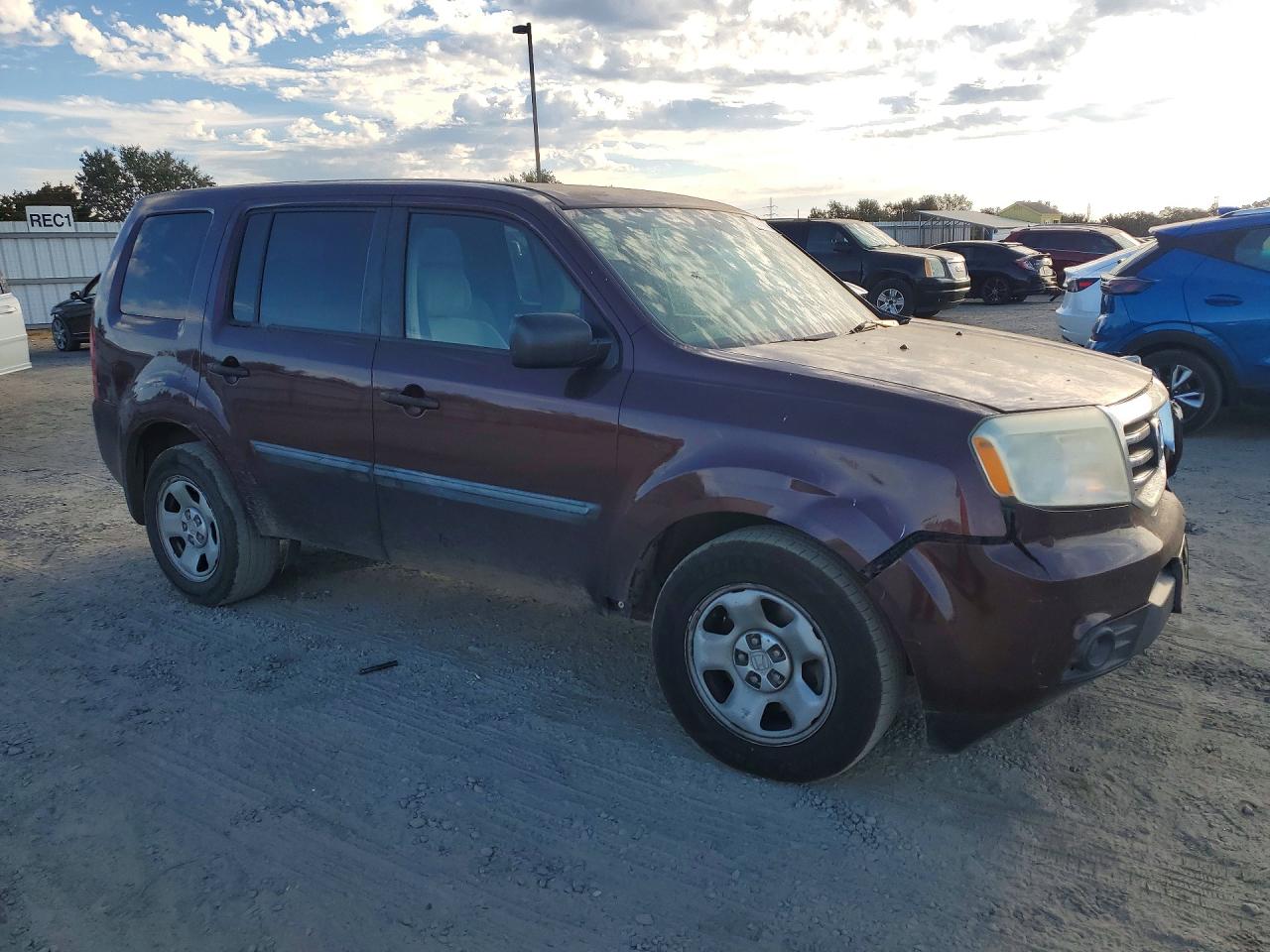 2015 Honda Pilot Lx Burgundy vin: 5FNYF4H25FB003386