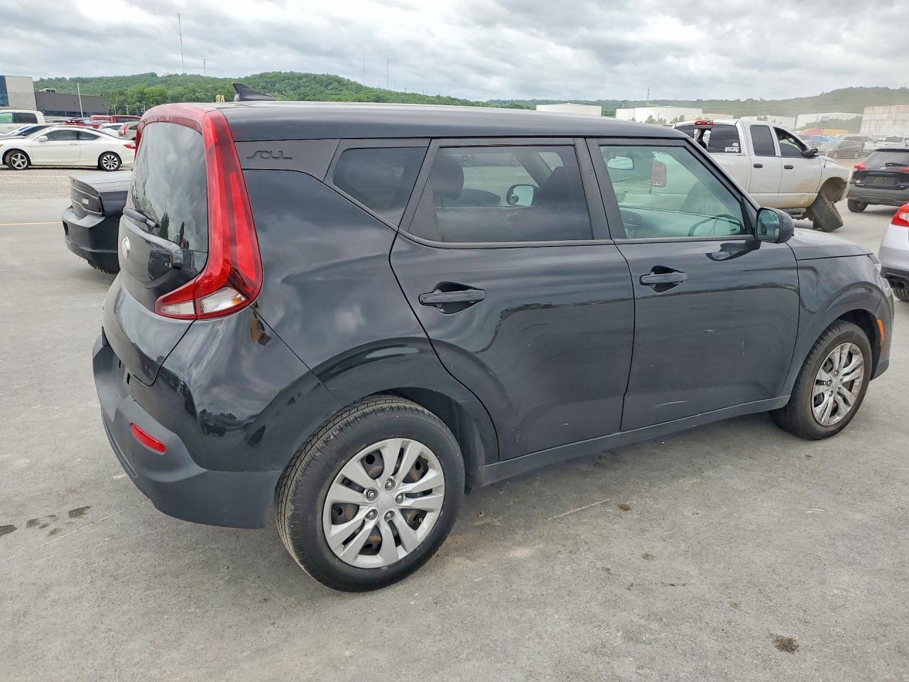 2020 Kia Soul Lx Черный vin: KNDJ23AU6L7023540