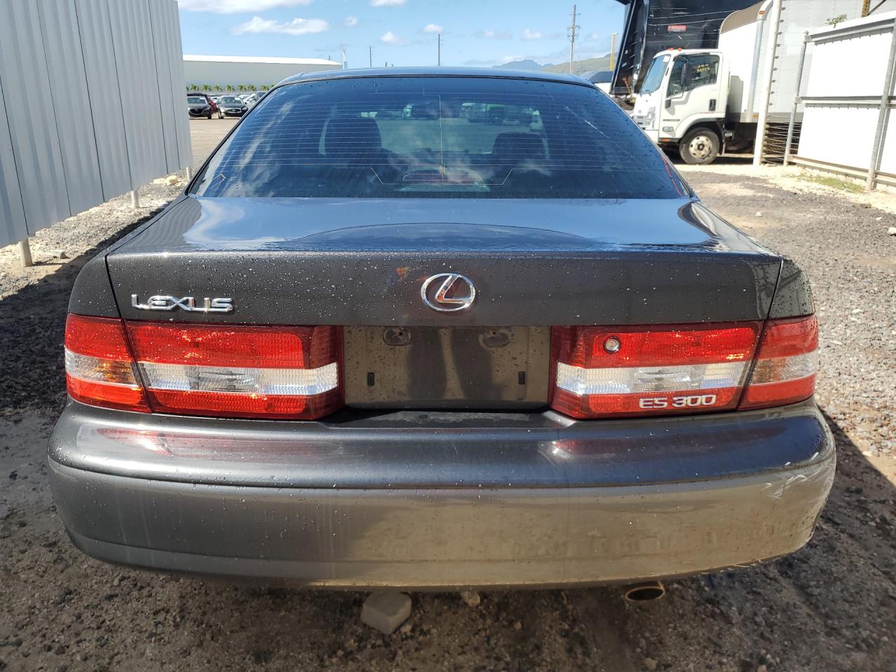 2001 Lexus Es 300 Base Угольный vin: JT8BF28G610293634 Damage: Rear Bumper, Heavy Scratch, 1/2 To 1 Inch