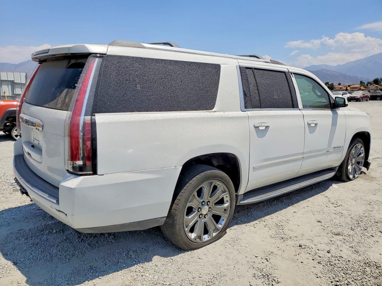 2015 Gmc Yukon Xl White vin: 1GKS2JKJ0FR625151