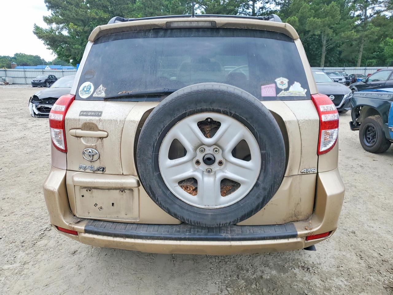 2011 Toyota Rav4 Base Gold vin: 2T3BF4DV0BW128757