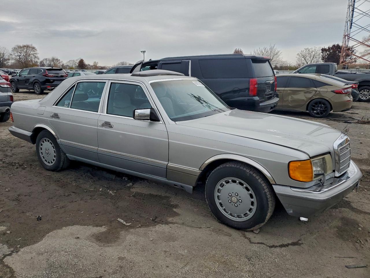 1990 Mercedes-benz 300 Se Silver vin: WDBCA24E7LA535514