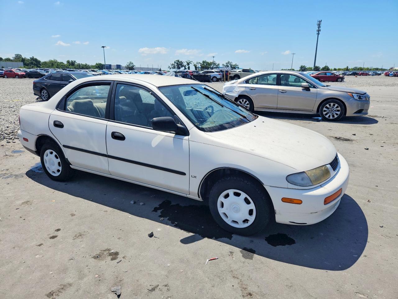 1996 Mazda Protege Dx Белый vin: JM1BB1418T0301499