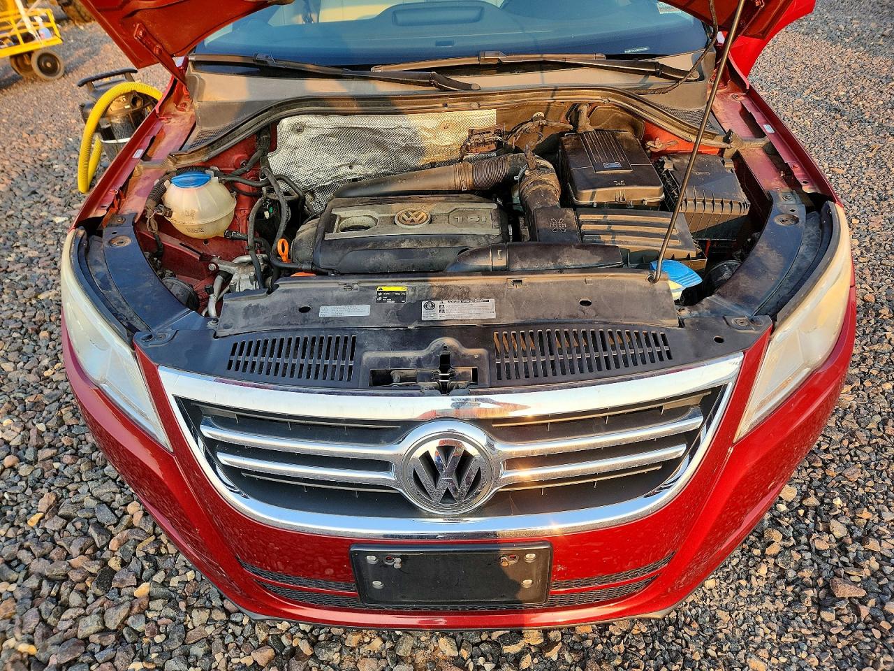 2011 Volkswagen Tiguan S Red vin: WVGBV7AX2BW001063