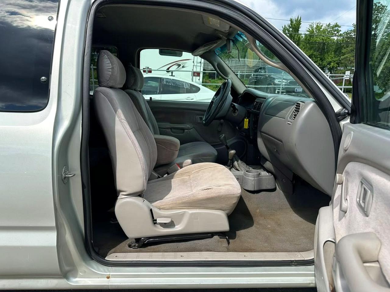 2004 Toyota Tacoma Xtracab Серебряный vin: 5TEWM72N74Z399611
