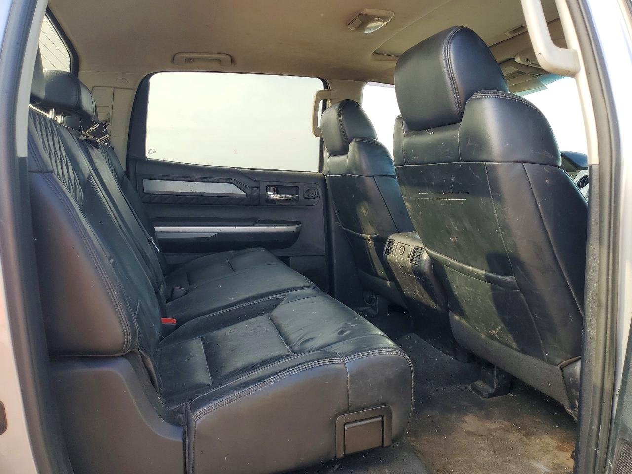 2015 Toyota Tundra Platinum Серебряный vin: 5TFAW5F12FX476282